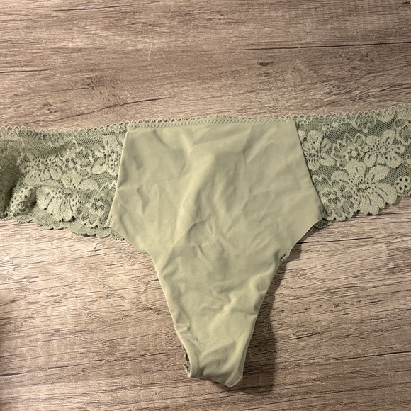 PINK - Picture 1 of 4